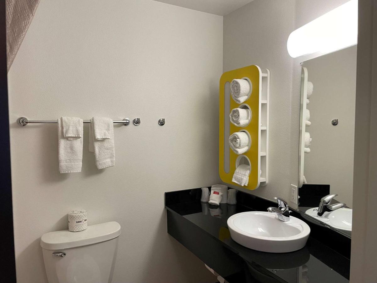 Baymont By Wyndham Williston Hotel Ngoại thất bức ảnh