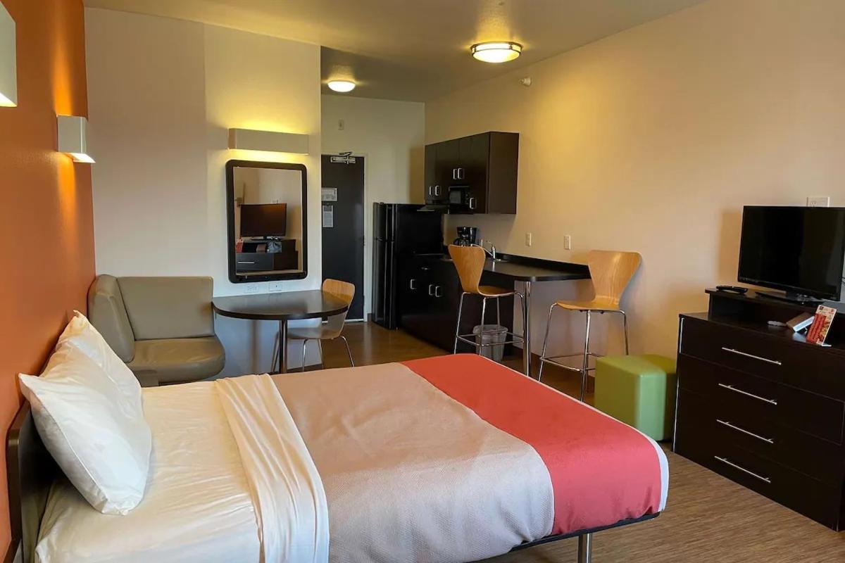 Baymont By Wyndham Williston Hotel Ngoại thất bức ảnh