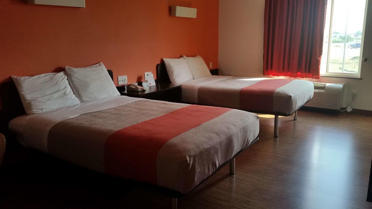 Baymont By Wyndham Williston Hotel Ngoại thất bức ảnh