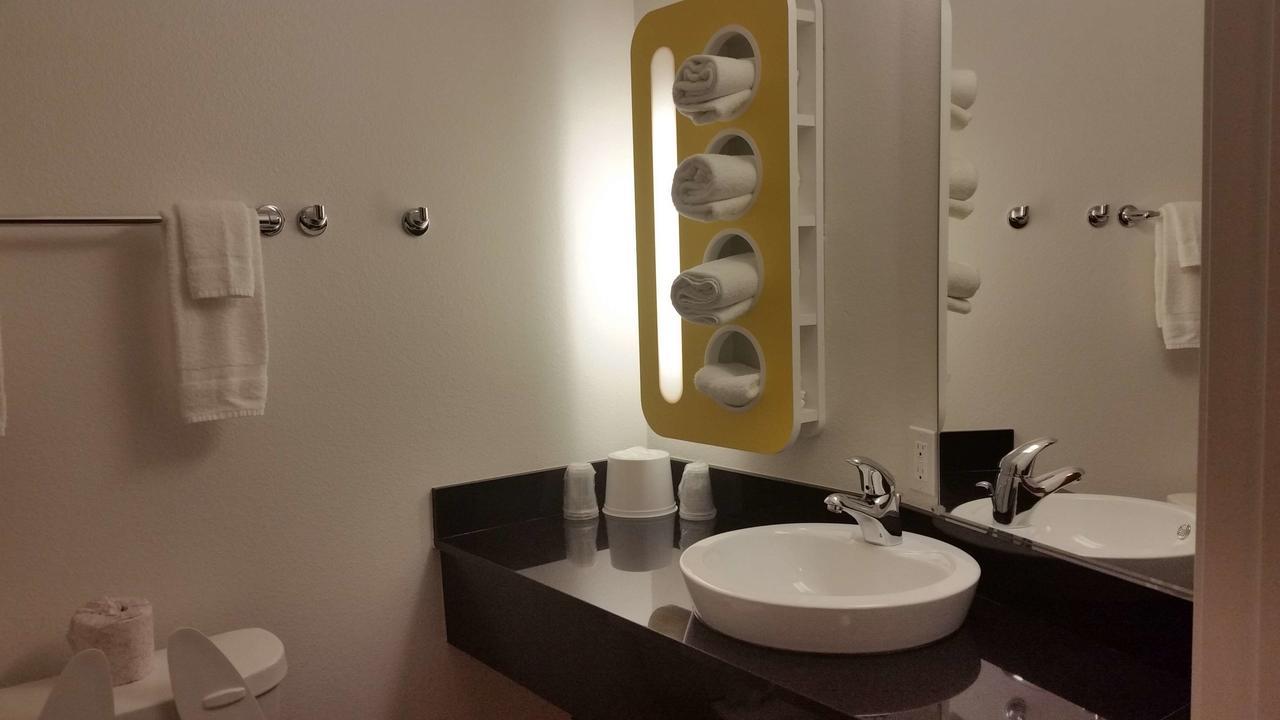 Baymont By Wyndham Williston Hotel Ngoại thất bức ảnh